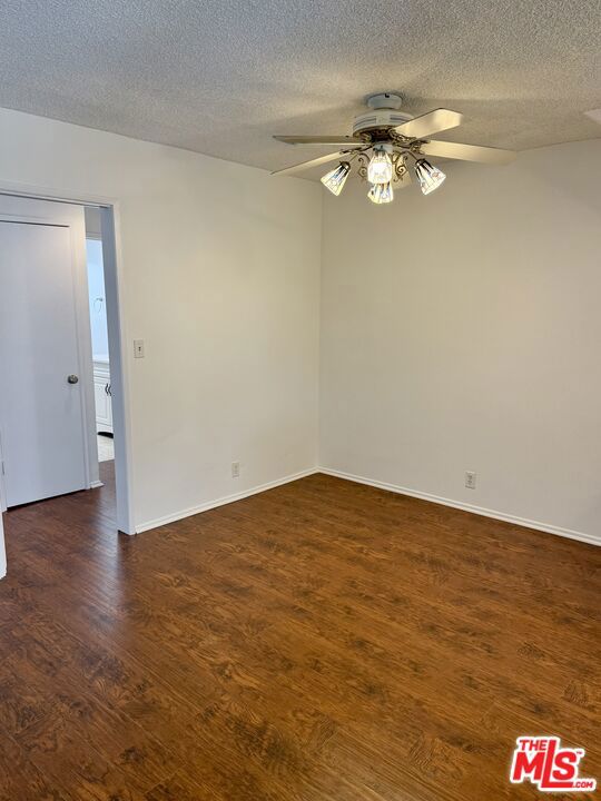 1138 11th Street, Santa Monica CA: https://media.crmls.org/mediaz/5258139a-ad22-4e9c-b740-5d8769c58d67.jpg