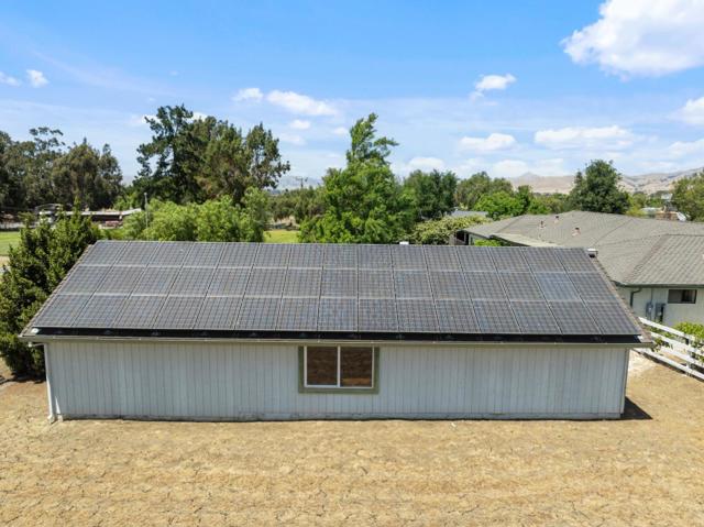 307 Mansfield Road, Hollister CA: https://media.crmls.org/mediaz/5258f09d-353b-4728-a8b9-852c3431b247.jpg