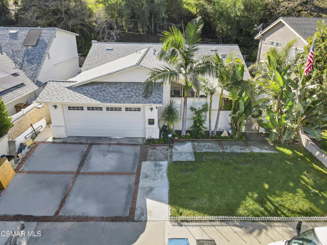 29148 Hillrise Drive, Agoura Hills CA: https://media.crmls.org/mediaz/525924f0-cc83-4c40-9441-b47f2d9febdd.jpg