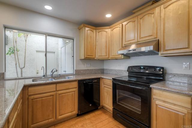 Detail Gallery Image 6 of 28 For 213 Countryhaven Rd, Encinitas,  CA 92024 - 3 Beds | 2/1 Baths