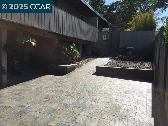 891 Bell Street, Lafayette CA: https://media.crmls.org/mediaz/5259bc0a-1b7a-460b-abe5-f6a783d479d2.jpg