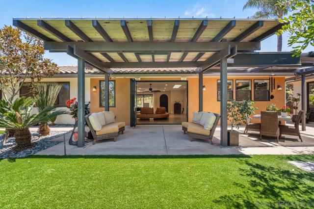 1180 Devonshire Dr, Encinitas CA: https://media.crmls.org/mediaz/525a17ab-84ee-4d7f-a144-ead43602484b.jpg