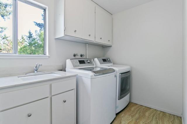 878 Hillcrest Drive, Redwood City CA: https://media.crmls.org/mediaz/525a2641-be4a-48fe-a3dd-8750d8739127.jpg