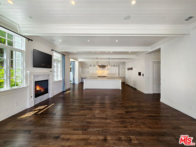 3815 Valley Meadow Road, Encino CA: https://media.crmls.org/mediaz/525c3cfd-ea4e-4c44-b3ab-ac362aba32aa.jpg
