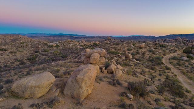 1 Dragonfly Lane, Pioneertown CA: https://media.crmls.org/mediaz/525c567f-836d-42e8-b7bc-c9ba3d43226c.jpg