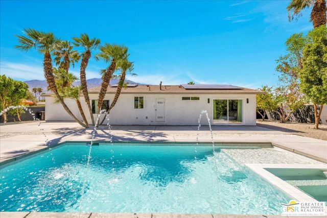 2092 N San Antonio Road, Palm Springs CA: https://media.crmls.org/mediaz/525ca076-c50b-4e7b-a52c-5913cd7df390.jpg