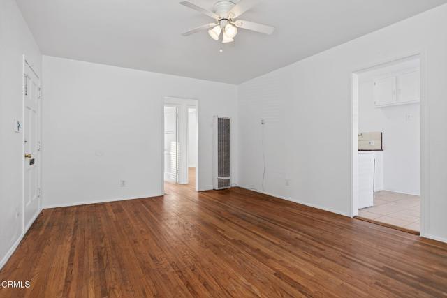 Detail Gallery Image 6 of 33 For 113 E Cedar St, Oxnard,  CA 93033 - 3 Beds | 2 Baths