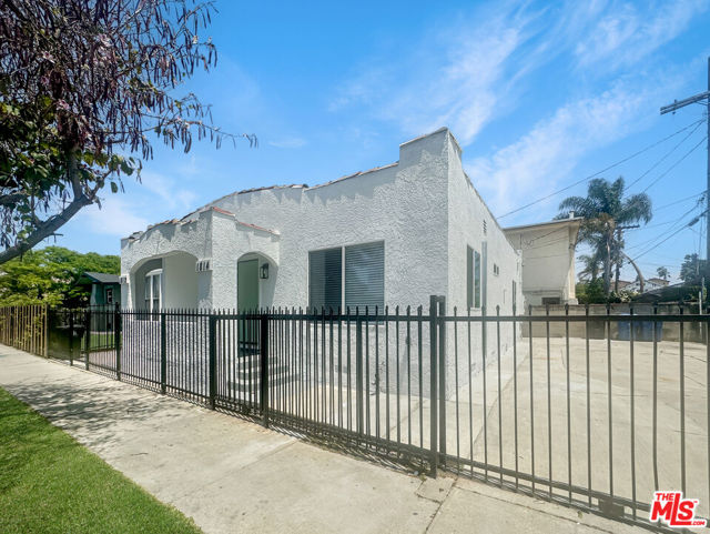 1812 Longwood Avenue, Los Angeles, California 90019, ,Multi-Family,For Sale,Longwood,24400945