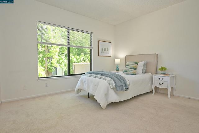 1316 Rockledge Ln, Walnut Creek CA: https://media.crmls.org/mediaz/525d5435-6d74-4456-8b04-716a8c171bf3.jpg
