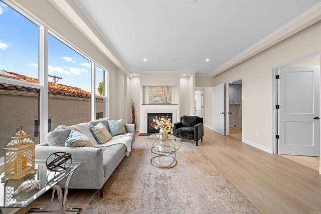 812 N Cleveland Street, Oceanside CA: https://media.crmls.org/mediaz/525ecefc-2f41-480a-8468-53ebd8fd57c2.jpg
