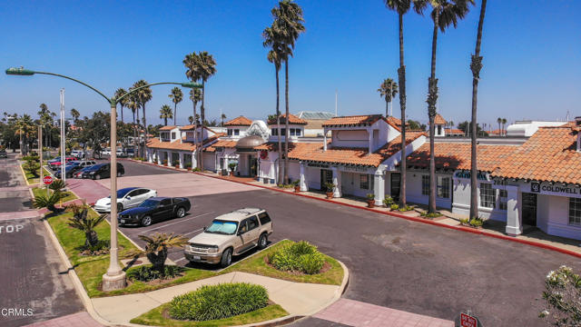 2901 Peninsula Road, Oxnard CA: https://media.crmls.org/mediaz/525f12e2-ccc9-4edd-9123-87c9f462c5d2.jpg