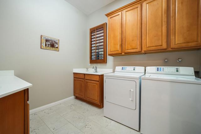 81347 Camino Sevilla, Indio CA: https://media.crmls.org/mediaz/525fd04b-afc5-4d97-8fde-ccc655858962.jpg