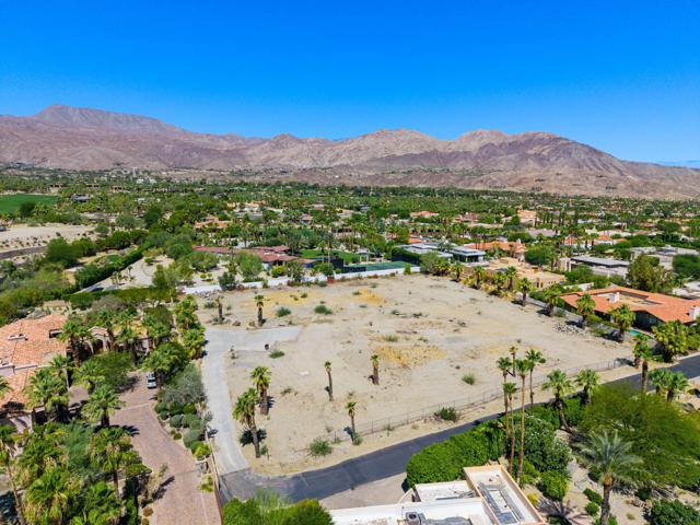 49425 Jfk Trail Trail, Palm Desert CA: https://media.crmls.org/mediaz/525ff5b5-848e-443d-8c70-adc235a3f0aa.jpg