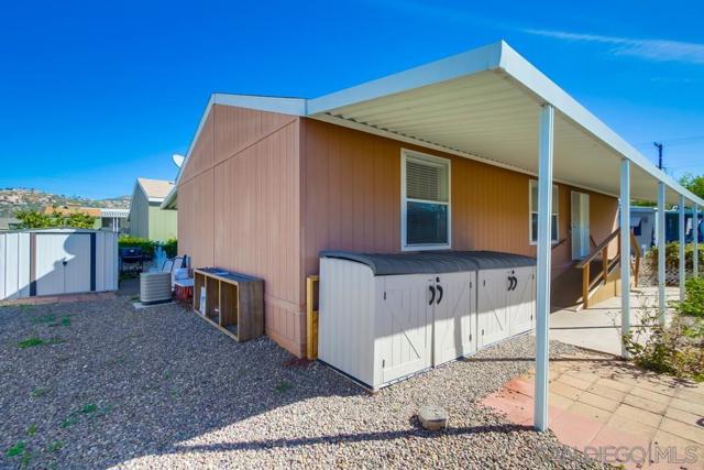 450 E Bradley Ave, El Cajon CA: https://media.crmls.org/mediaz/52606f12-8c93-4e88-83c3-eed81ece96ce.jpg