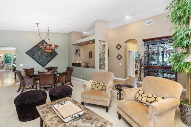 Detail Gallery Image 8 of 41 For 1034 via Reata, Vista,  CA 92081 - 3 Beds | 2 Baths