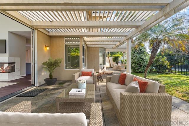 4954 Caminito Vista Lujo, San Diego CA: https://media.crmls.org/mediaz/5260e9fa-1275-4f67-a9d5-6ec824383620.jpg