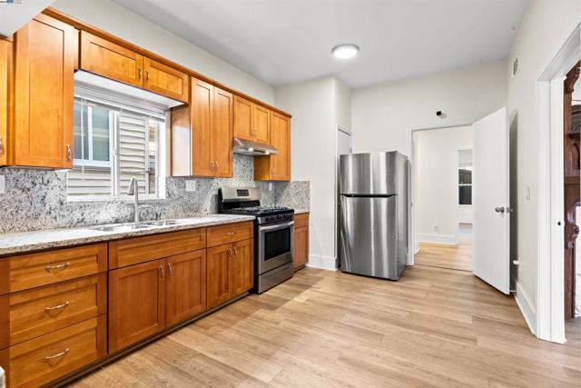 1206 E 23rd St, Oakland CA: https://media.crmls.org/mediaz/52612ce1-25a3-418c-ba55-4b0c912e87e3.jpg