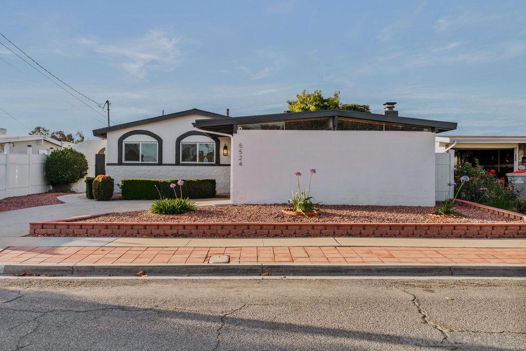 5524 Norwich St - photo 2