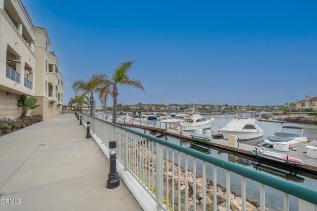 4256 Tradewinds Drive, Oxnard CA: https://media.crmls.org/mediaz/5261c0cf-496f-4c55-9d18-5d58283e58fe.jpg