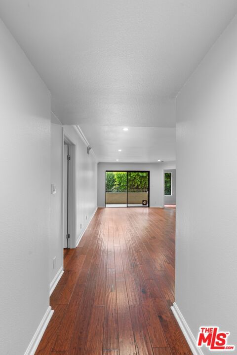 5009 Woodman Avenue, 310 photo 2