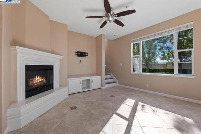 9752 Belladonna Dr, San Ramon CA: https://media.crmls.org/mediaz/52629dab-03de-4664-9947-42a5c055d0c7.jpg
