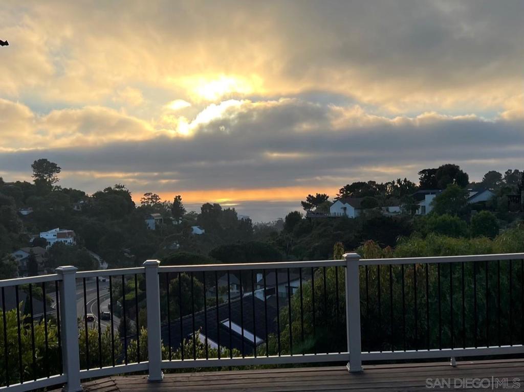 https://media.crmls.org/mediaz/5262e295-a8ef-4705-80b5-1fcd06901bb6.jpg?preset=X-Large