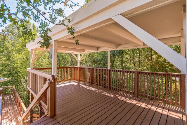 723 Redwood Rd, San Anselmo CA: https://media.crmls.org/mediaz/52632fdf-96c9-402a-bada-3dbf1a7e69ba.jpg