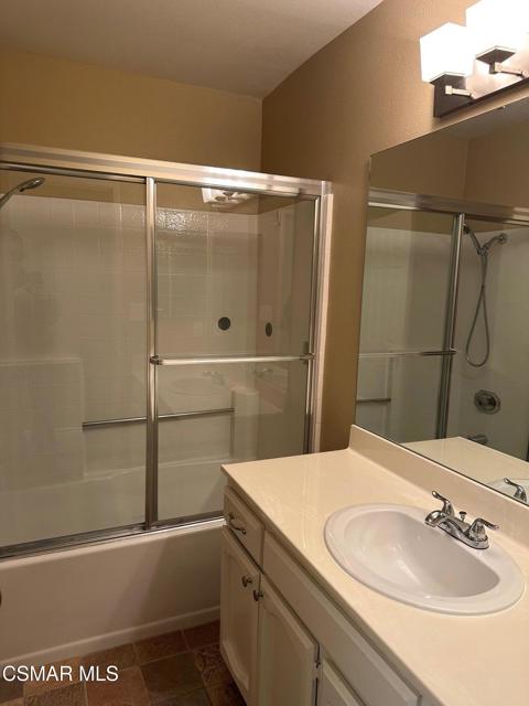 630 Warwick Avenue, Thousand Oaks CA: https://media.crmls.org/mediaz/52634efd-35f6-44f9-a233-807e2ea3e88c.jpg