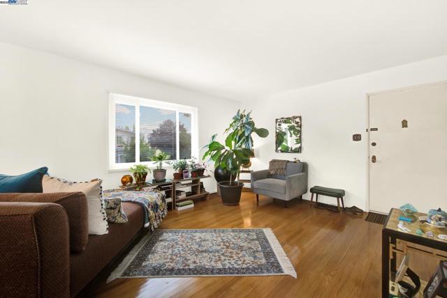 Image 25 of 32 For 3627 Loma Vista Ave