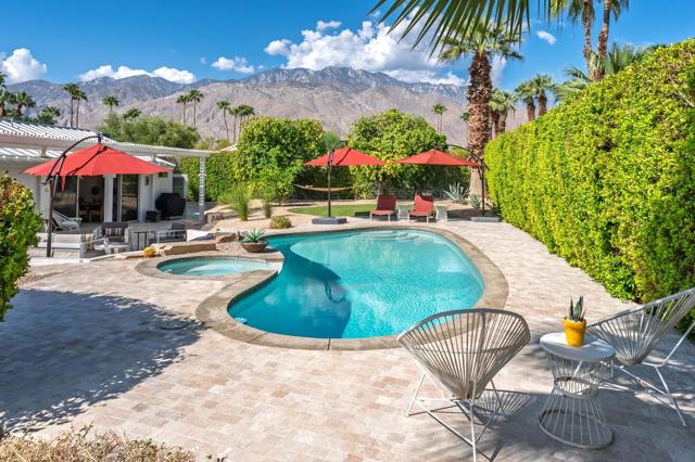 2210 E Calle Papagayo, Palm Springs, CA 92262