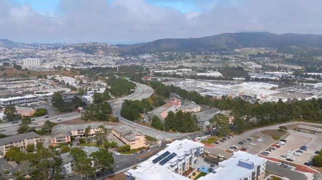 355 Crestview Circle, Daly City CA: https://media.crmls.org/mediaz/5264ed92-f160-4af4-bebc-a88b2de457ca.jpg