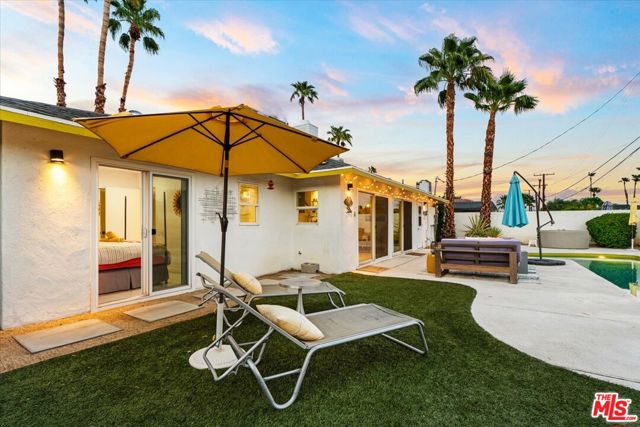 3963 E Calle San Antonio, Palm Springs, CA 92264