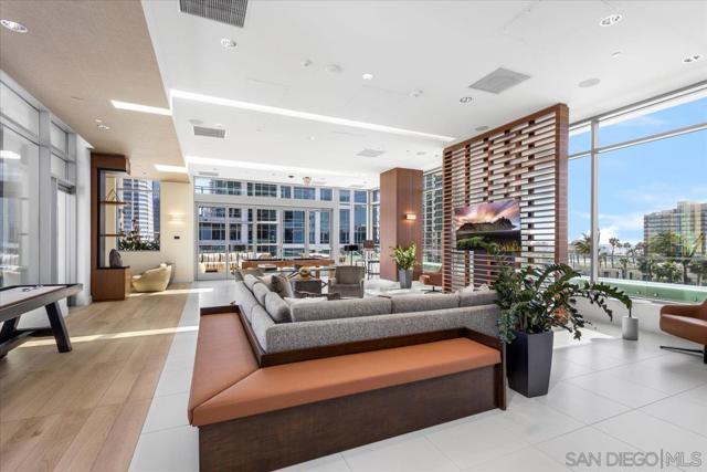 1388 Kettner Blvd, San Diego CA: https://media.crmls.org/mediaz/5266e482-63c6-4280-b3b0-3e8d39dd01c9.jpg