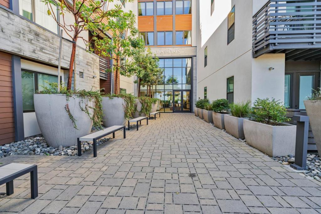 400 El Camino Real #107