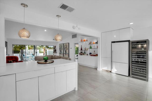 68159 Mountain View Road, Cathedral City CA: https://media.crmls.org/mediaz/5267e44b-edc7-4608-8c85-d33acbc904a9.jpg