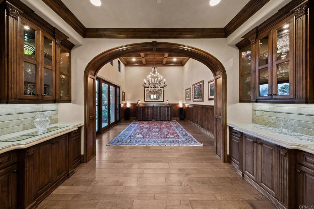 https://media.crmls.org/mediaz/52686962-6964-4994-b72b-6f42a75a5c82.jpg?preset=X-Large