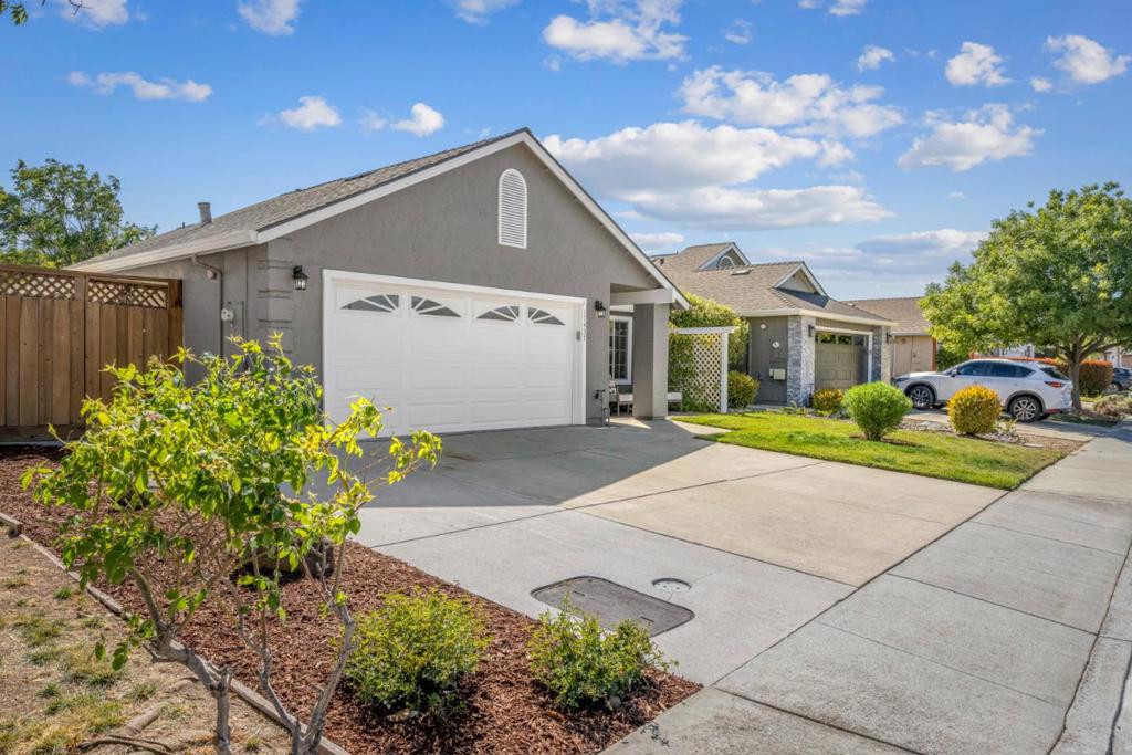 17437 Calle Del Sol