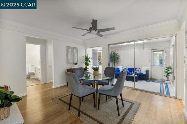 1833 Skycrest Dr, Walnut Creek CA: https://media.crmls.org/mediaz/526920bd-9fa5-4b48-99be-03343fb5872b.jpg