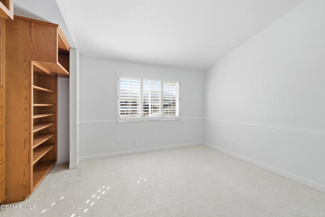 6945 Via Alba, Camarillo CA: https://media.crmls.org/mediaz/5269655f-62f6-4a27-bd4e-fafd00e9c04c.jpg