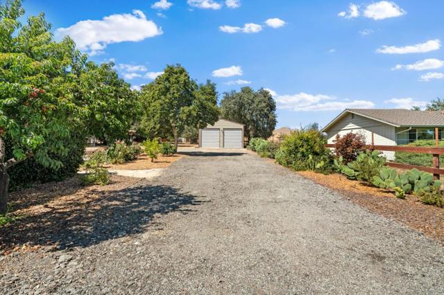 9430 Burchell Road, Gilroy CA: https://media.crmls.org/mediaz/5269da26-6e83-445c-9760-ea4c043c0d81.jpg
