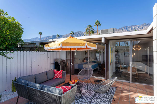 1111 E Palm Canyon Drive, Palm Springs CA: https://media.crmls.org/mediaz/5269ea56-19d1-44bc-a328-738b719fe8c7.jpg