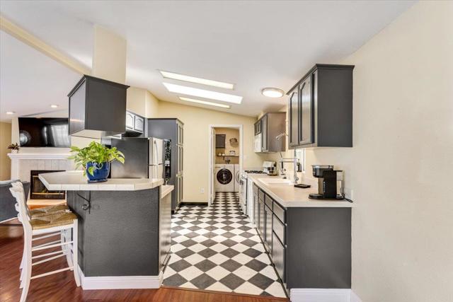444 Whispering Pines Drive, Scotts Valley CA: https://media.crmls.org/mediaz/526afd6c-05b0-4ad0-84b3-b9bc7bff9b83.jpg