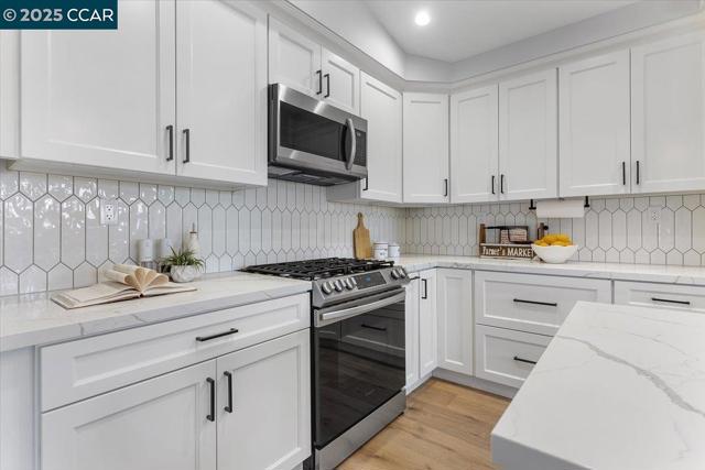 1310 Sutter Creek Ln, San Ramon CA: https://media.crmls.org/mediaz/526bae6c-6ee9-4062-a8fe-614698b99d43.jpg