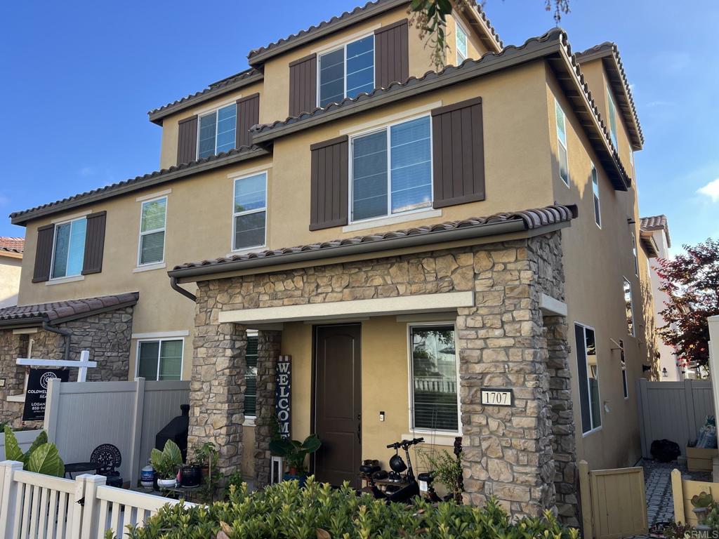 1707 Frangipani Avenue
