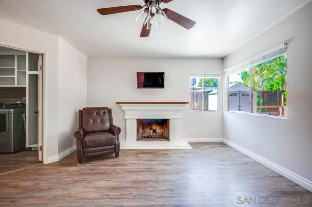 40037 Amberley Cir, Temecula CA: https://media.crmls.org/mediaz/526d12a2-8659-40e8-9d72-7e498f6ebc57.jpg
