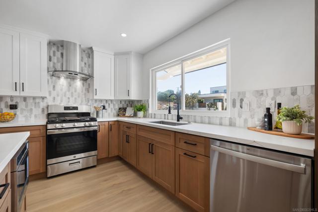 3736 38 Louisiana St, San Diego CA: https://media.crmls.org/mediaz/526d60aa-4d97-4cf9-aec6-ea3cf817a383.jpg