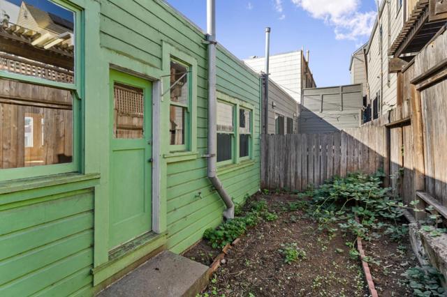 211 Crescent Avenue, San Francisco CA: https://media.crmls.org/mediaz/526e351e-de90-42dc-92a8-f98f5c574f1b.jpg