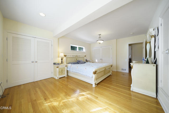 Image 25 of 46 For 4711 Briggs Avenue