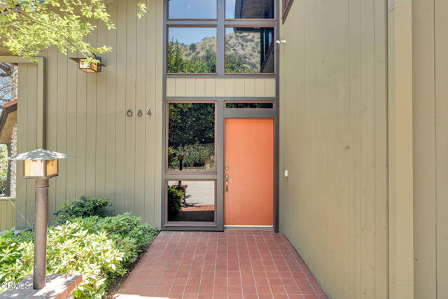 Detail Gallery Image 4 of 54 For 684 Orange Dr, Sierra Madre,  CA 91024 - 3 Beds | 2/1 Baths