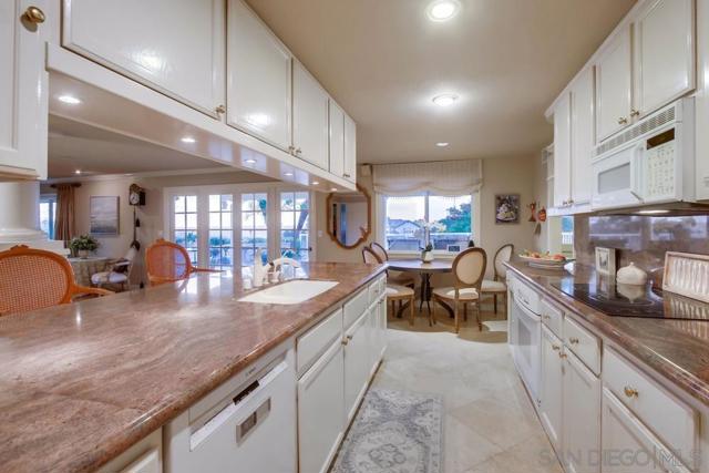 2052 Flying Hills Lane, El Cajon CA: https://media.crmls.org/mediaz/526e9449-a27e-4d5f-88bc-433547687ff0.jpg